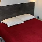Logis Hotels- De La Tour - Et Restaurant Sauzet (Lot)