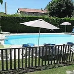 Hotel Logis Hotels- De La Tour - Et Restaurant Sauzet (Lot)