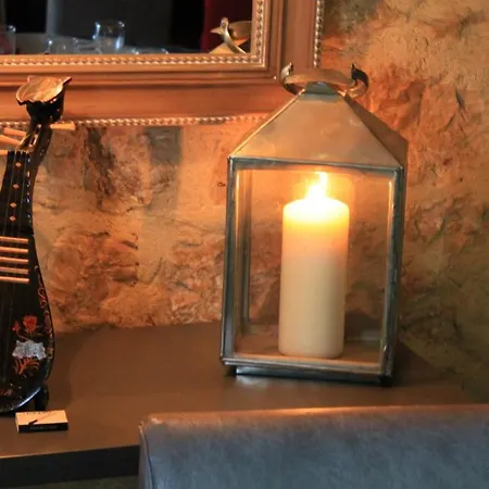 Logis Hotels- De La Tour - Et Restaurant Hotel