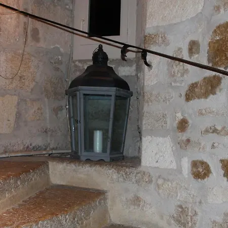 Logis Hotels- De La Tour - Et Restaurant Hotel