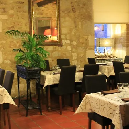 Logis Hotels- De La Tour - Et Restaurant Hotel Sauzet (Lot)