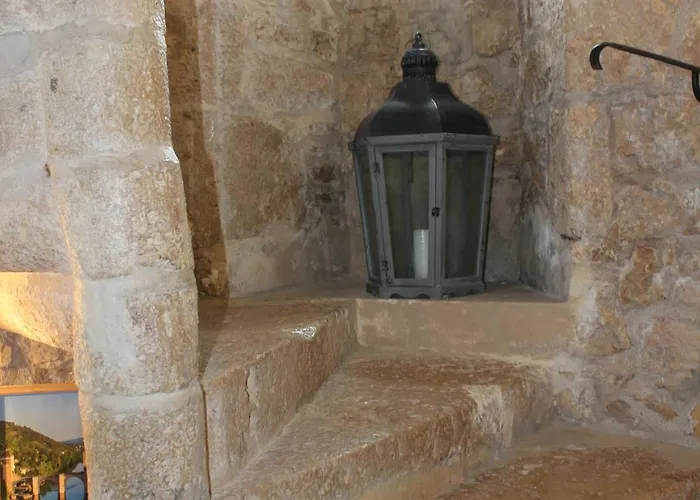 Logis Hotels- De La Tour - Et Restaurant 2* Sauzet (Lot)