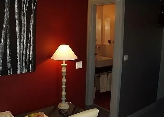 Logis Hotels- De La Tour - Et Restaurant 2* Sauzet (Lot)