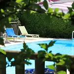 Hotel Logis Hotels- De La Tour - Et Restaurant