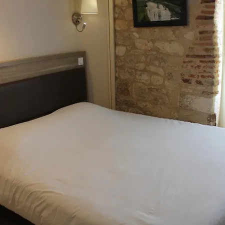 Logis Hotels- De La Tour - Et Restaurant 2* Sauzet (Lot)