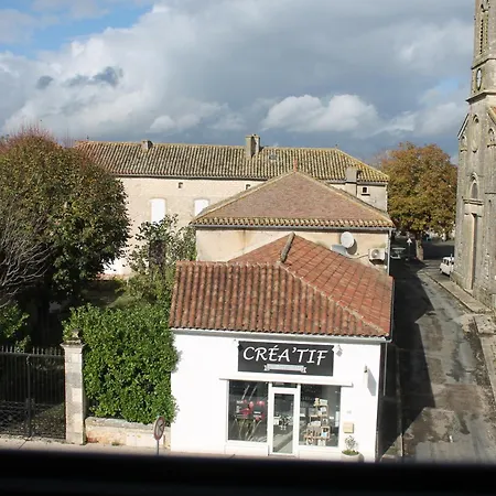 Logis Hotels- De La Tour - Et Restaurant Hotel 2*