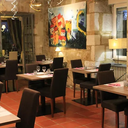 Hotel Logis Hotels- De La Tour - Et Restaurant 2*