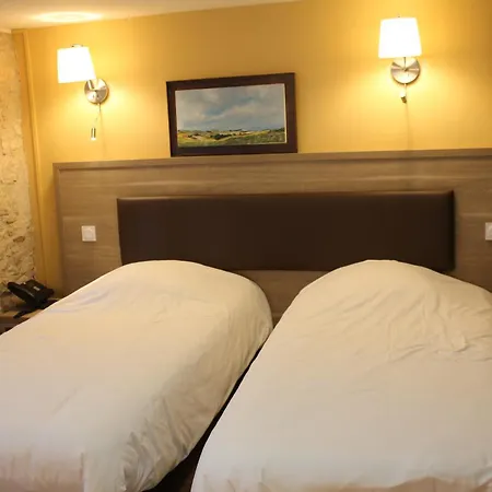 Hotel Logis Hotels- De La Tour - Et Restaurant Sauzet (Lot)