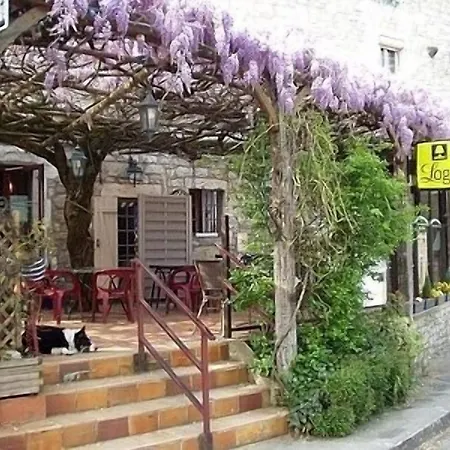 Logis Hotels- De La Tour - Et Restaurant 2* Sauzet (Lot)