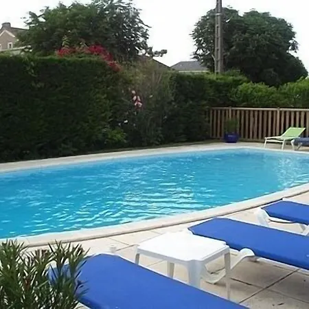 Hotel Logis Hotels- De La Tour - Et Restaurant Sauzet (Lot)