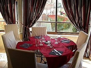 Logis Hotels- De La Tour - Et Restaurant