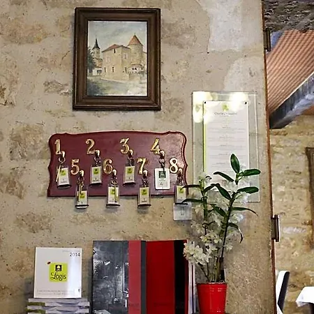 Logis Hotels- De La Tour - Et Restaurant ホテル