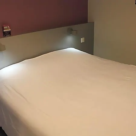 Logis Hotels- De La Tour - Et Restaurant Hotel 2*