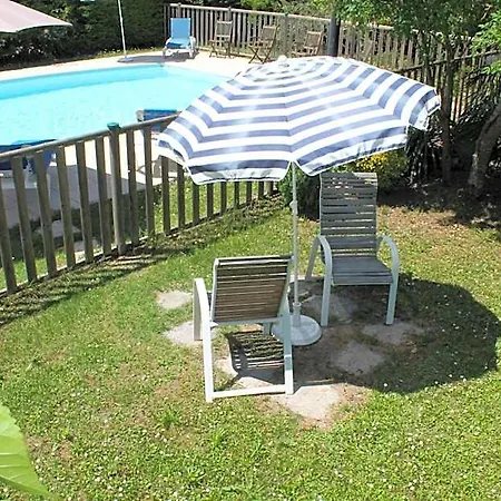Logis Hotels- De La Tour - Et Restaurant Hotel 2*