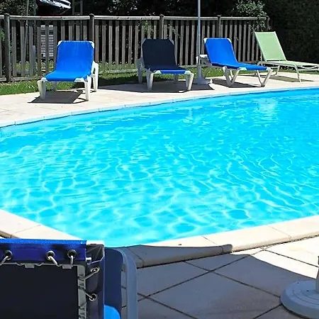 Logis Hotels- De La Tour - Et Restaurant 2*