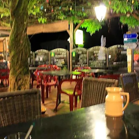 Ξενοδοχείο Logis Hotels- De La Tour - Et Restaurant 2*