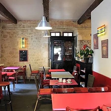 ホテル Logis Hotels- De La Tour - Et Restaurant Sauzet
