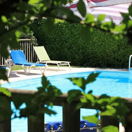 Hotel Logis Hotels- De La Tour - Et Restaurant