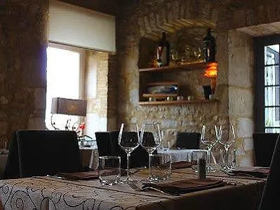 ホテル Logis Hotels- De La Tour - Et Restaurant 2*